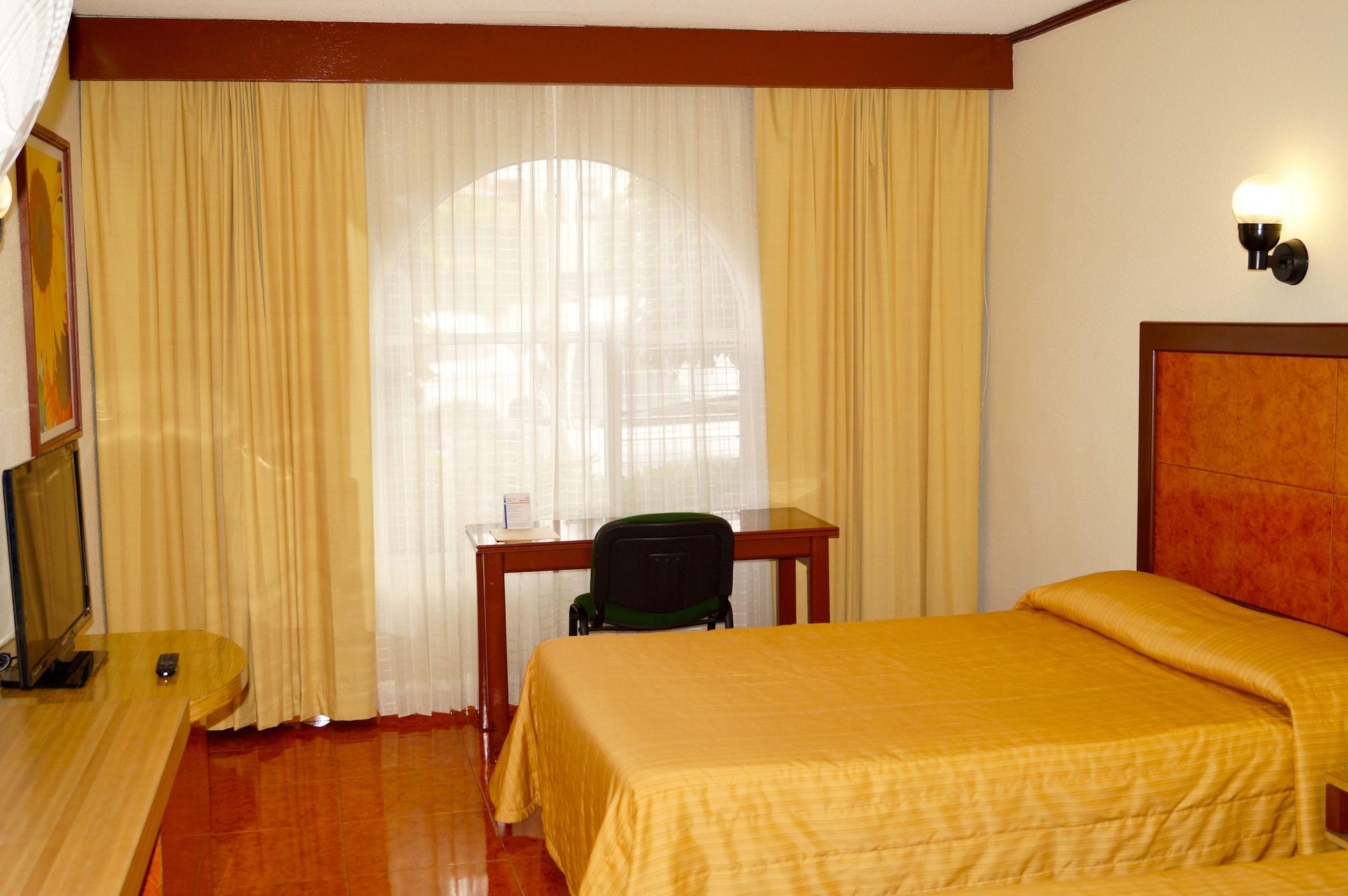 Hotel & Suites Villa Del Sol Morelia Exterior foto